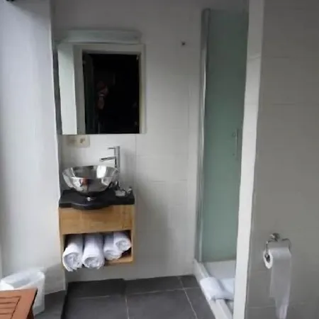 La Librairie Hotel 2*