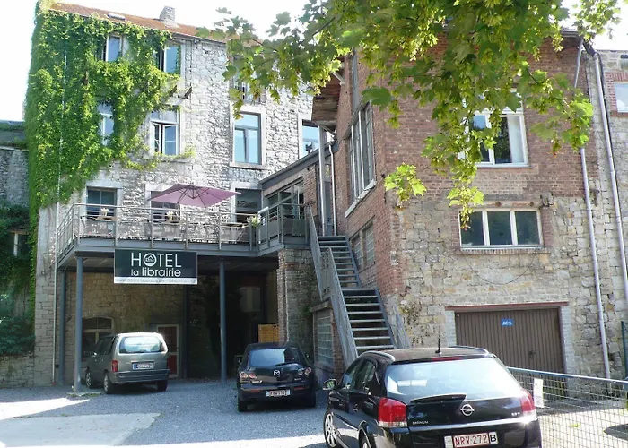 La Librairie Hotel 2*