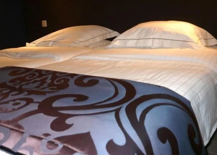 La Librairie Hotel 2*